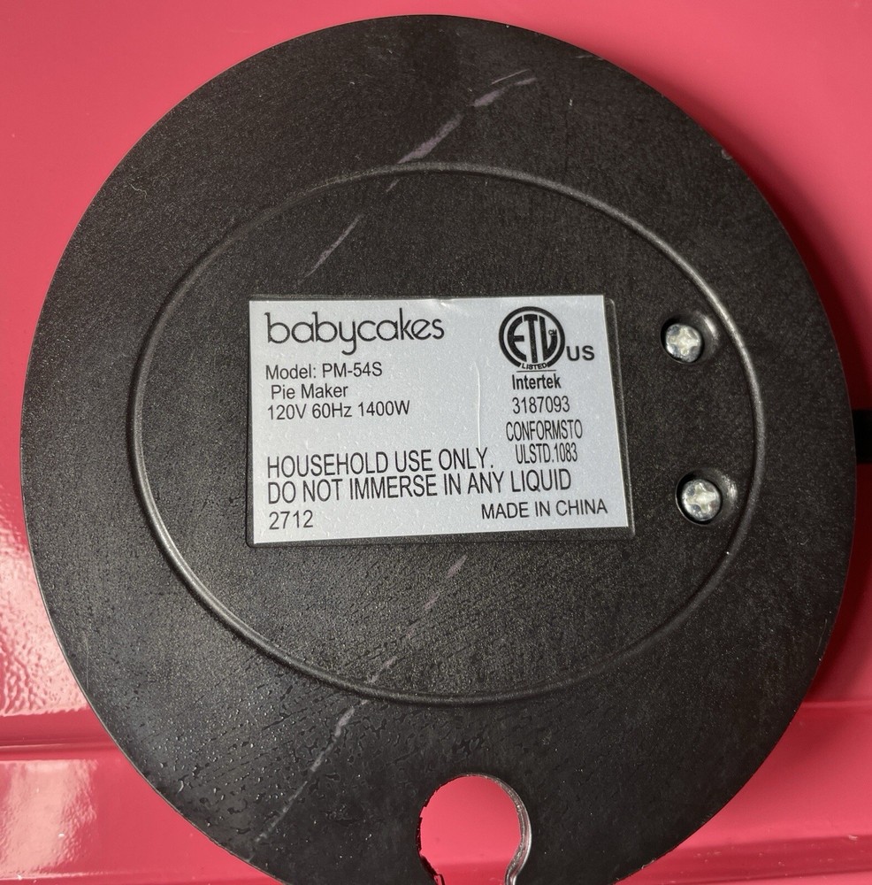 Babycakes Pie Maker PM-54S Clean