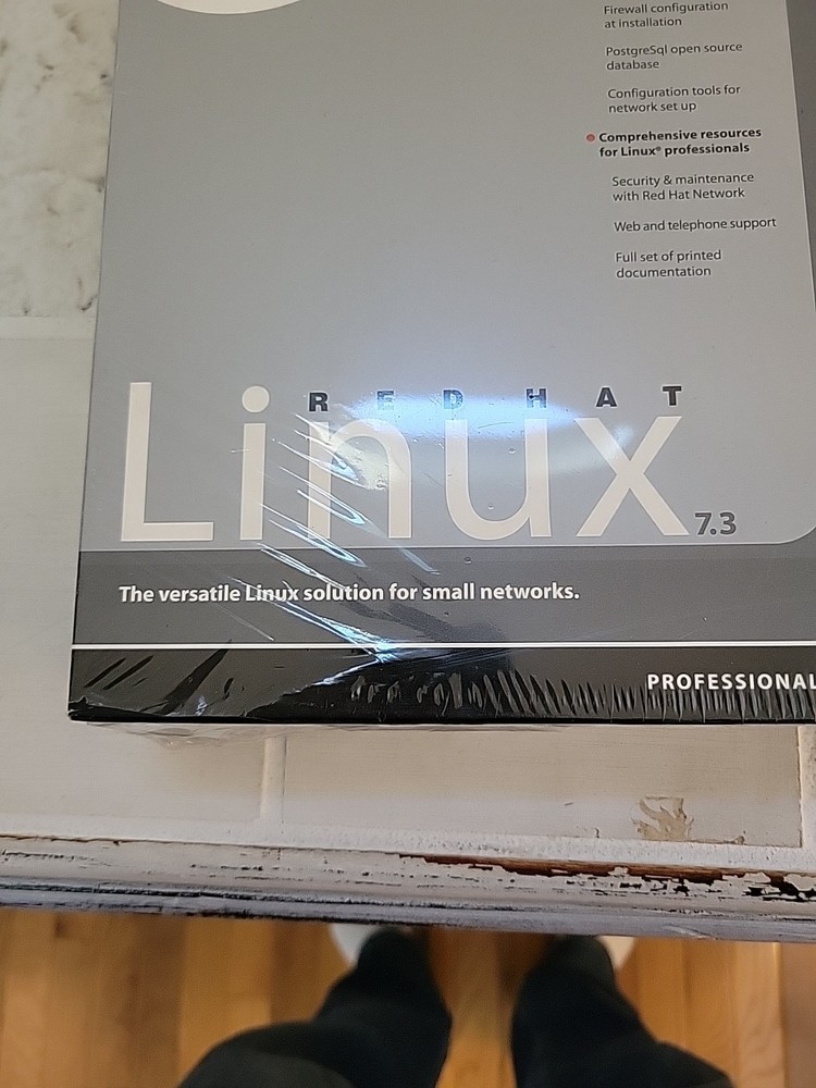 RED HAT Linux 7.3 Operating System The Linux Professional Brand New SEALED