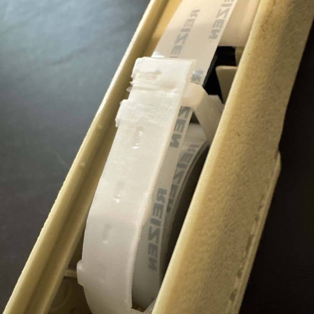 Reizen RL-350 Braille Labeler