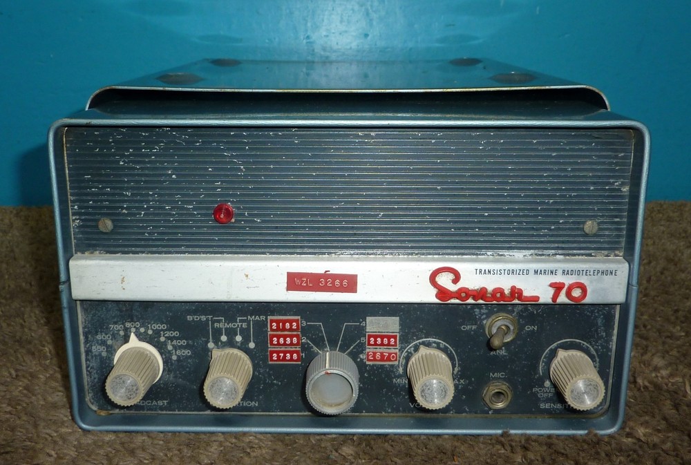 Sonar Model 70 Transistorized Radiotelephone w/ Mount