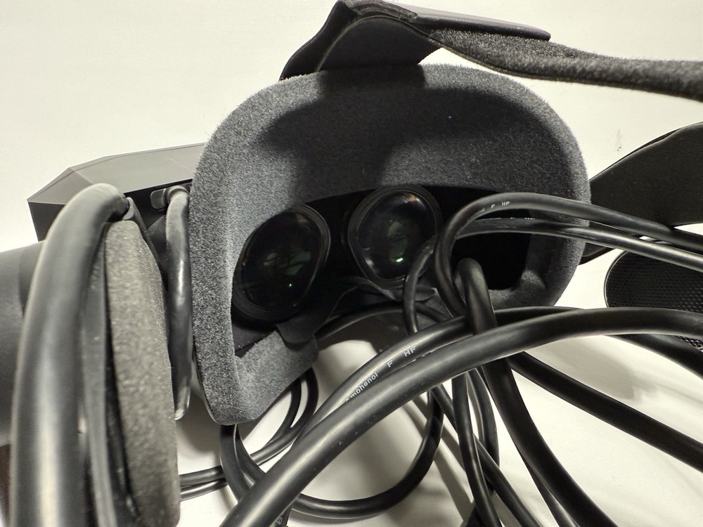 Pimax Crystal Light VR Headset with 2 Controllers