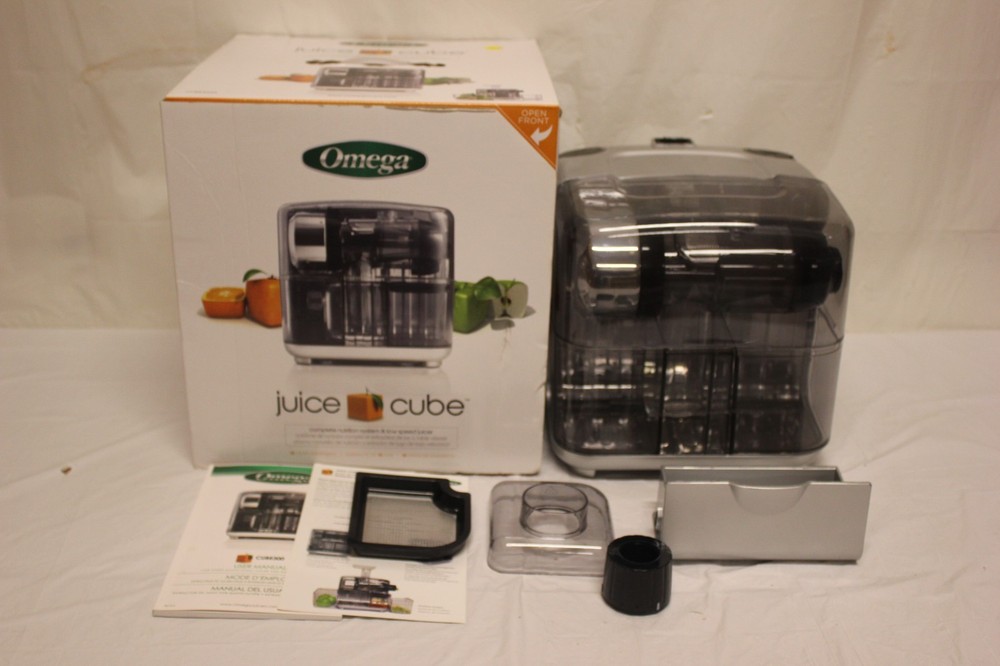 Omega CUBE300S Cube Slow Masticating Compact  200W Juicer C4