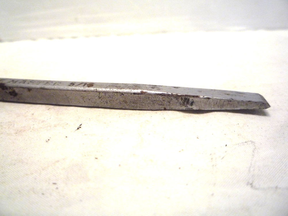 Vintage WARDS MASTER 5/16" by 4-1/4" Cold Chisel - USA - Nice!