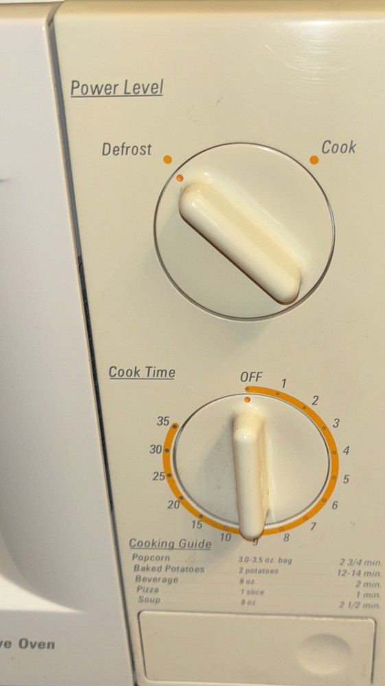 GE Turntable Microwave Oven