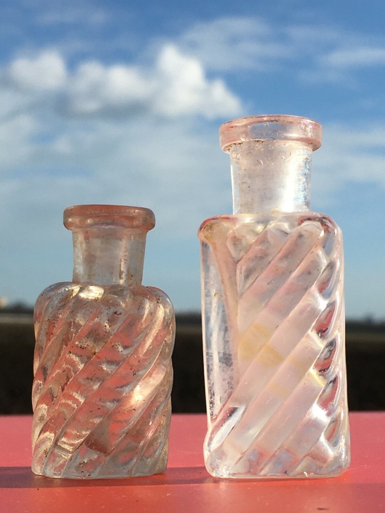 Pre-1900s Antiques Perfume Bottles Small Samples( 2 pieces )