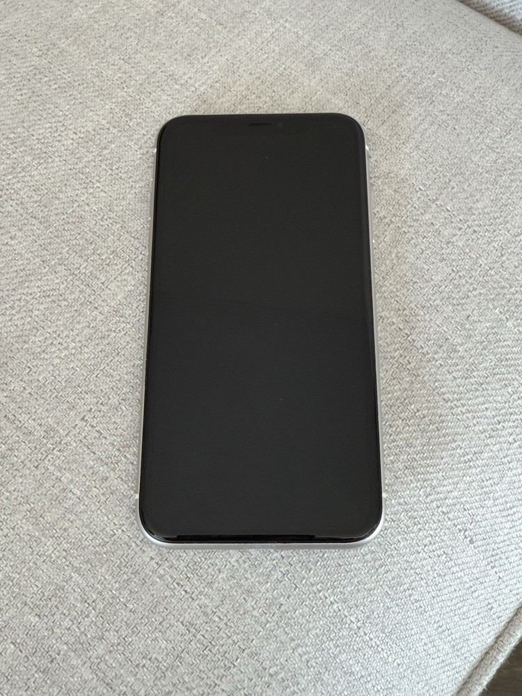 Apple iPhone 11 64GB White