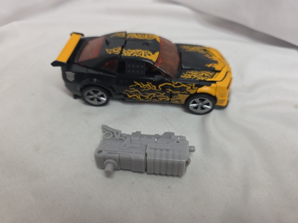 Transformers Cyberfire Bumblebee Complete DOTM Deluxe Class