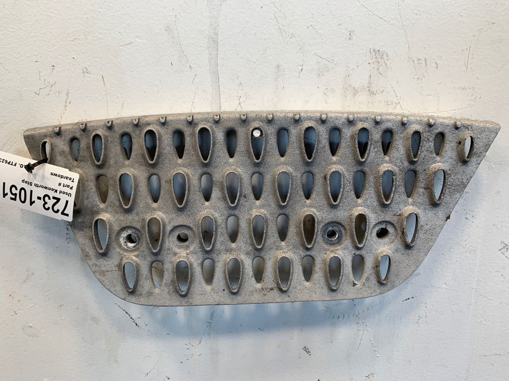 Kenworth Step A821083 (723-10519)