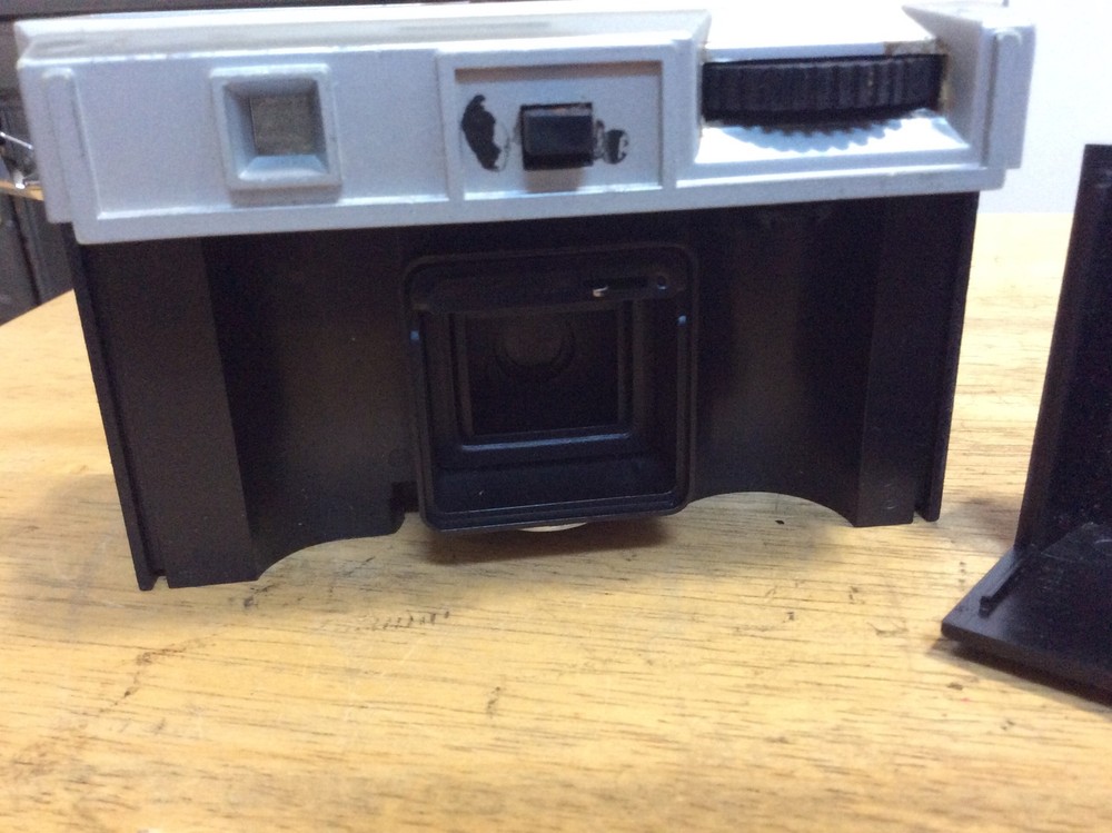 Vintage Viceroy 126 Cartridge Camera Untested