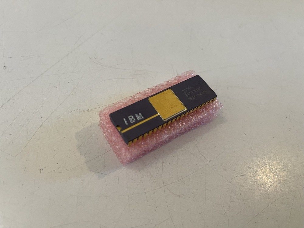 IBM Intel 8087 (C8087) Math Co-processor /Floating Point Unit - Gold - TESTED