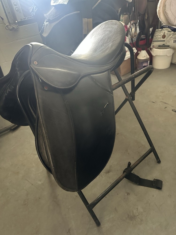 Black Courbette Dressage Saddle