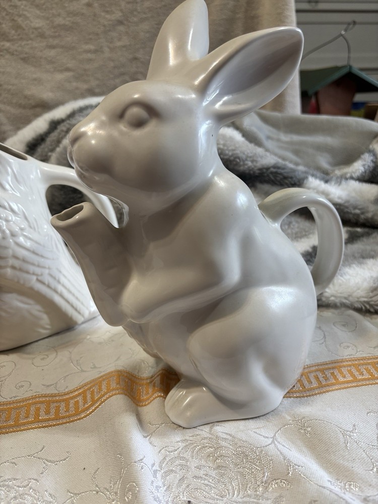 Vintage Porcelain/Ceramic Duck & Rabbit Pitchers 10” 1 quart