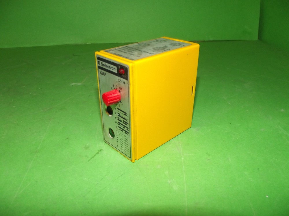 SELECTRON LYSS AG GRP 31/32 Multi Function 220V GRP Timing Relay Timer