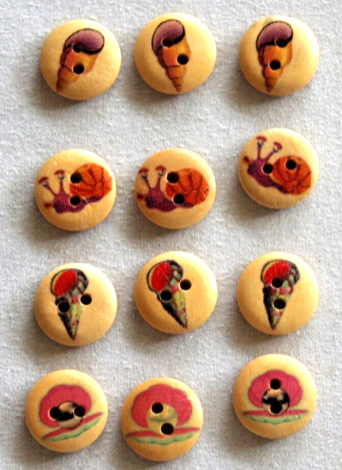 `12  Printed Round Wooden  15mm Buttons