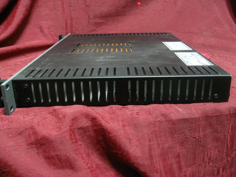 Electro-Voice EV 7100 Stereo Power Amplifier - TESTED Working Great