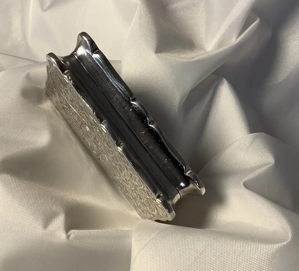 ANTIQUE VICTORIAN HM SILVER ENGRAVED ‘ROBERT CHANDLER’ SNUFF BOX 1912