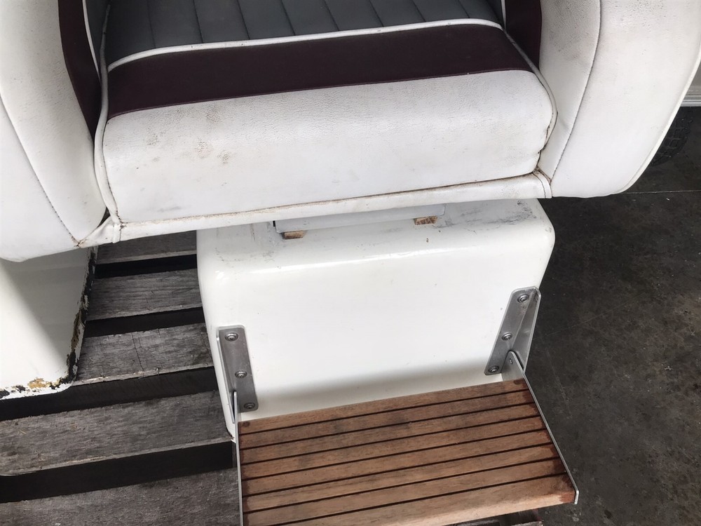 boat captains chairs seats and mount base boxes