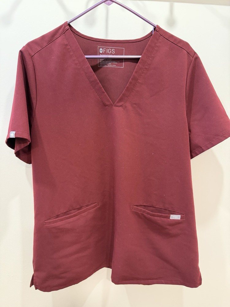 FIGS Casma Three-Pocket Scrub Top XL Burgundy