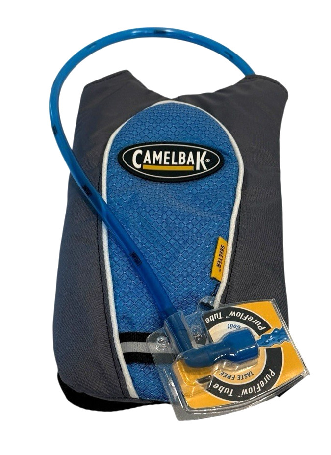 Camelback Kids Hydration Backpack Hydration Bladder Outdooors Hilking Blue Black