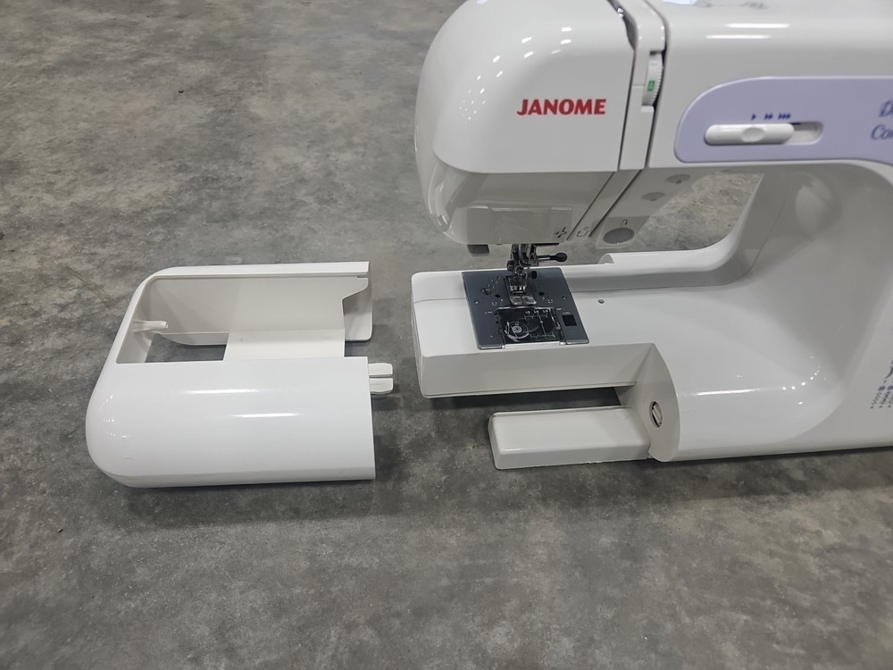 Janome Décor Computer DC3050 Computerized Sewing Machine