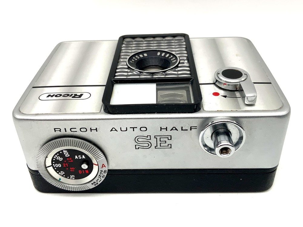 Ricoh SE Compact Camera With 25mm 1:2.8 Halbformatkamera Analog Camera