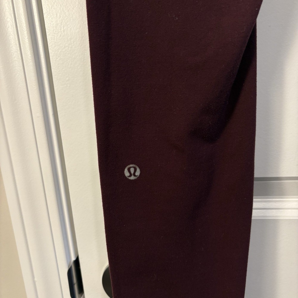 Lululemon Reversible Wunder Under Leggings Size 6