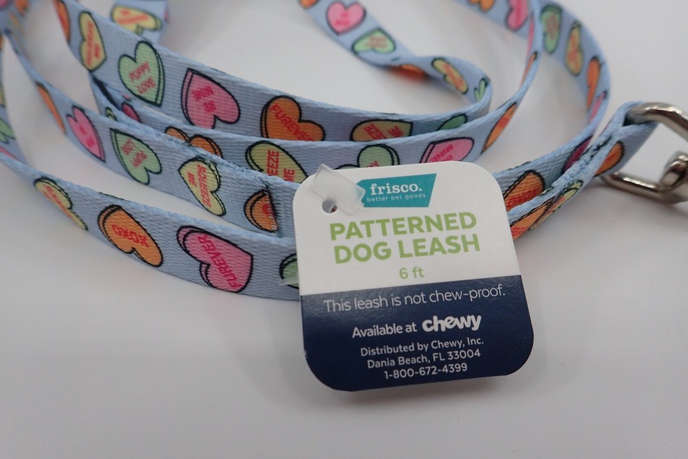 Frisco Candy Hearts 6 Ft Leash - NWT