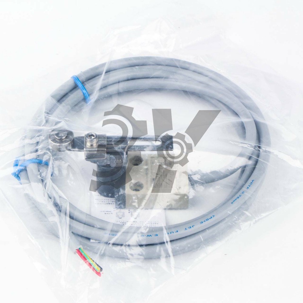 1PC New Omron Limit Switch D4C-1227-P