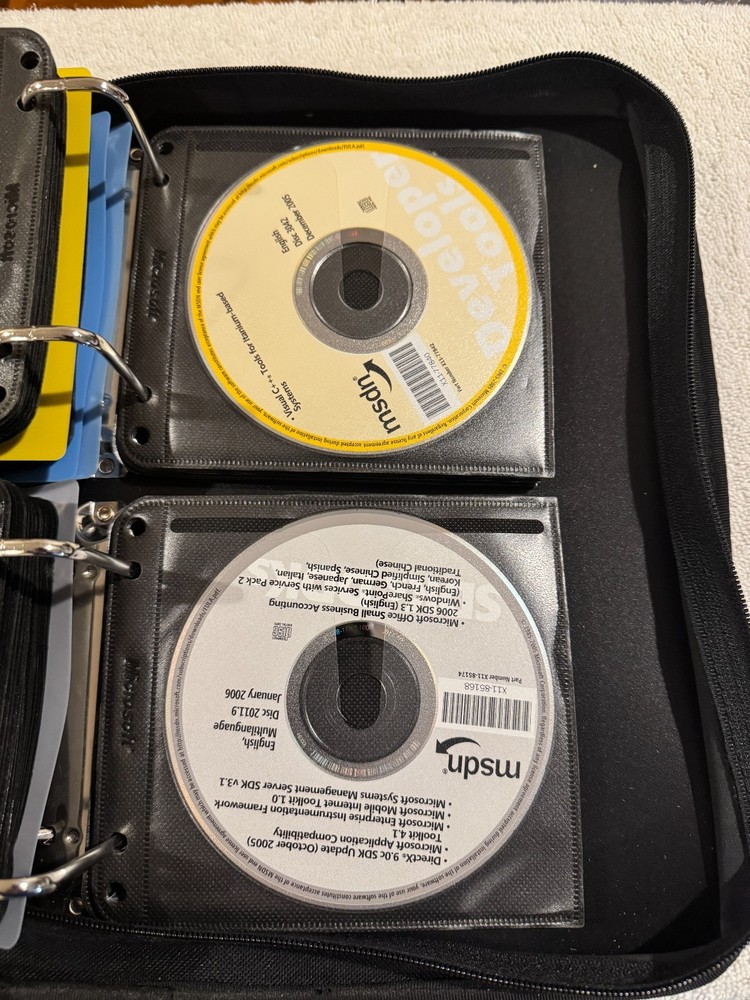 Lot of MSDN Subscriptions/Index & Webcasts/Subscriptions Library (71 Disc Total)