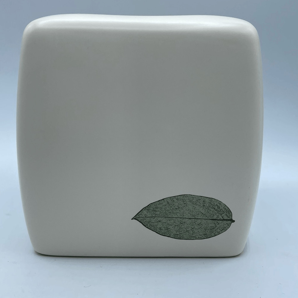 Croscill La Costa ceramic tissue cover.