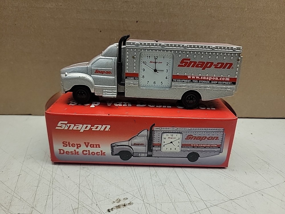 Snap On Step Van Desk Clock New SSX13T100