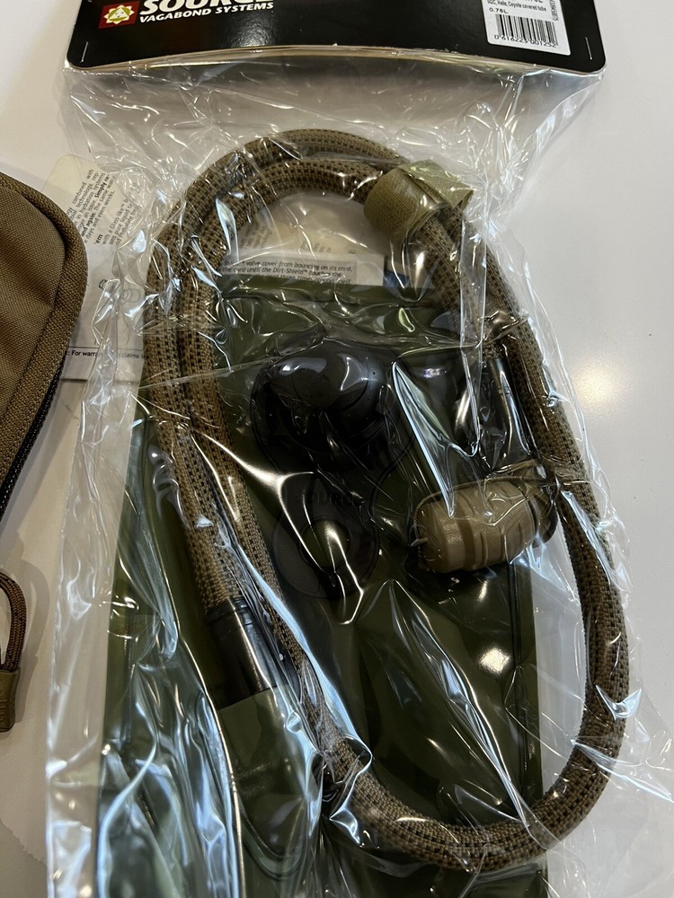 Eagle Industries Hydration Carrier Pouch MOLLE Coyote .75 Liter Source Bladder