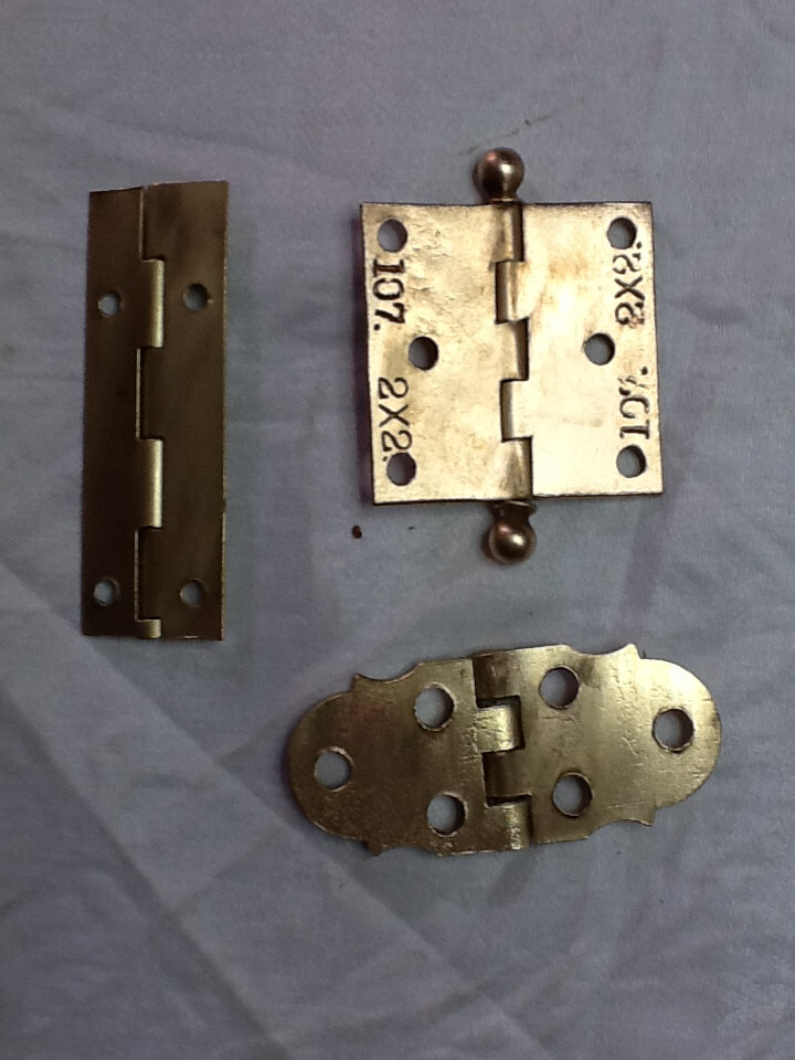 3 ASSORTED VINTAGE SOLID BRASS HINGES 051824g