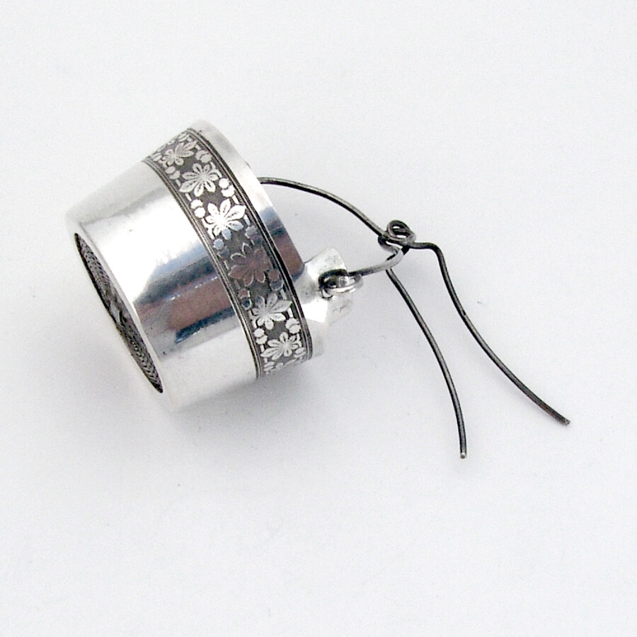 Engine Turned Foliate Tea Strainer Basket Austrian 900 Silver 1900