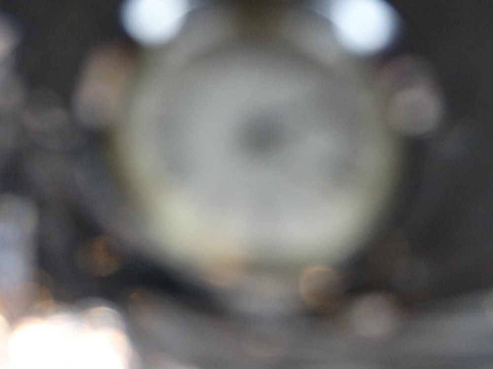 Small Crystal quartz analog clock-desk top