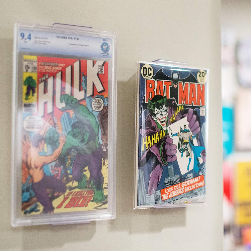 Collectormount Comic Mount 5 Pack, Comic Book Shelf Stand or Wall Mount Display,
