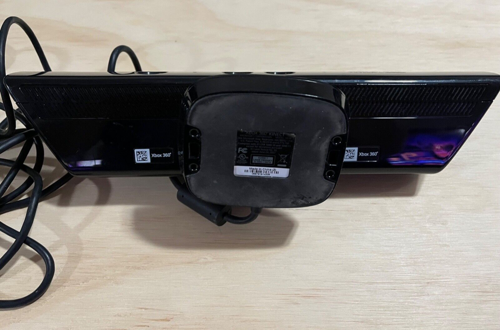 XBox 360 Kinect Sensor and game Lot - Microsoft - TESTED