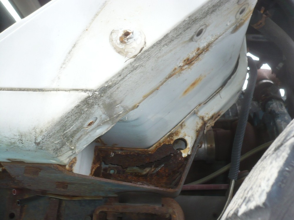 1998 International 4700 cab