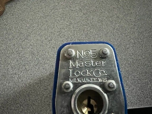 MASTER LOCK 5LJ 2 /12" SHACKLE 2" WIDE DOUBLE LOCKING