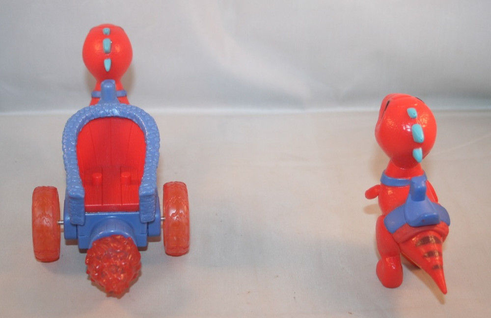 Dino Ranch Blitz Chariot Vehicle - Pull Back Spin Action with Second Dino