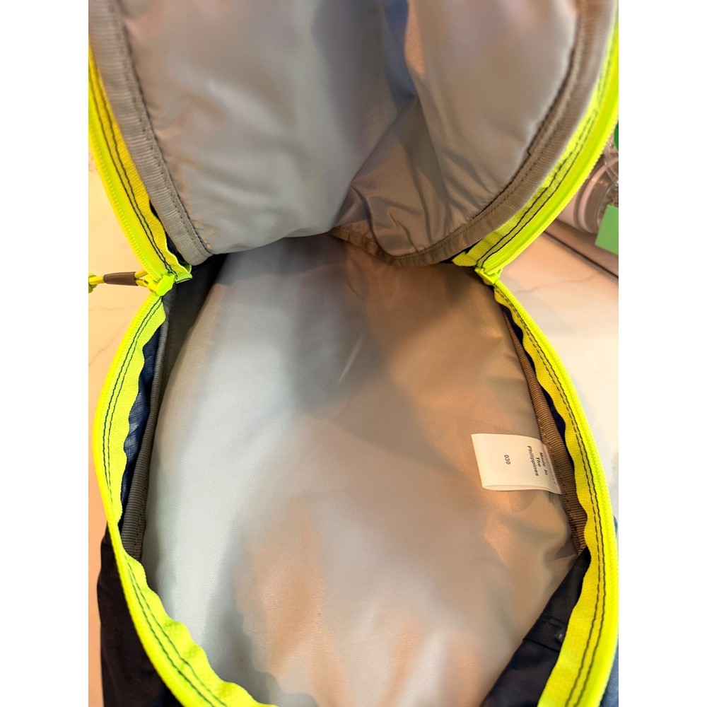 CamelBak Kicker Hydration Backpack Blue Running Hiking Pack w/ Bladder