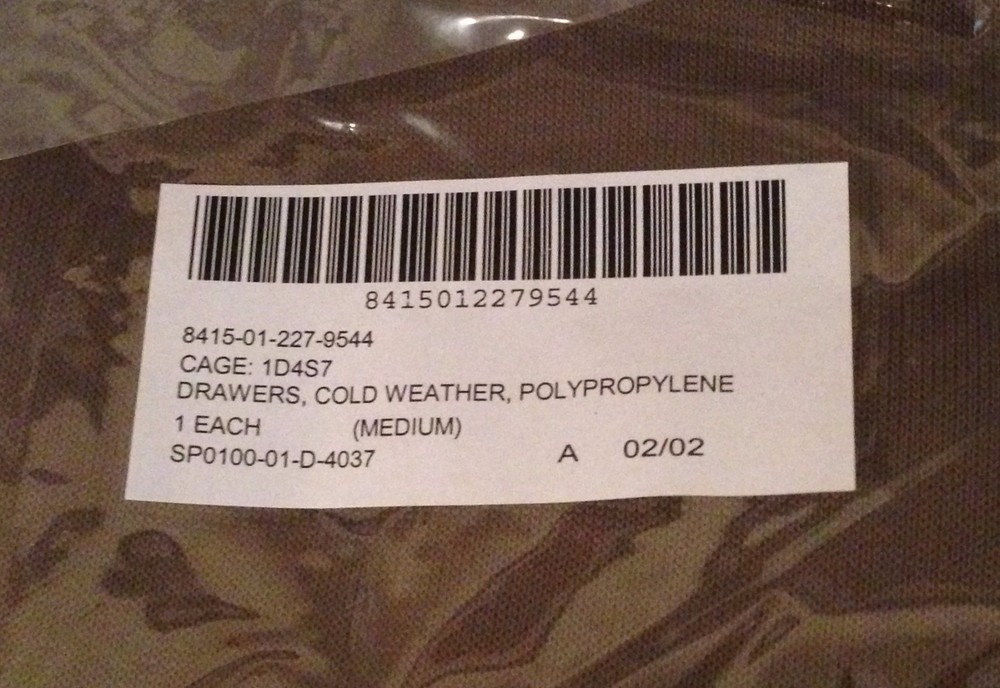 US Military Issue 100% Polypropylene "SET" Undershirt & Drawers, Size:Medium NEW