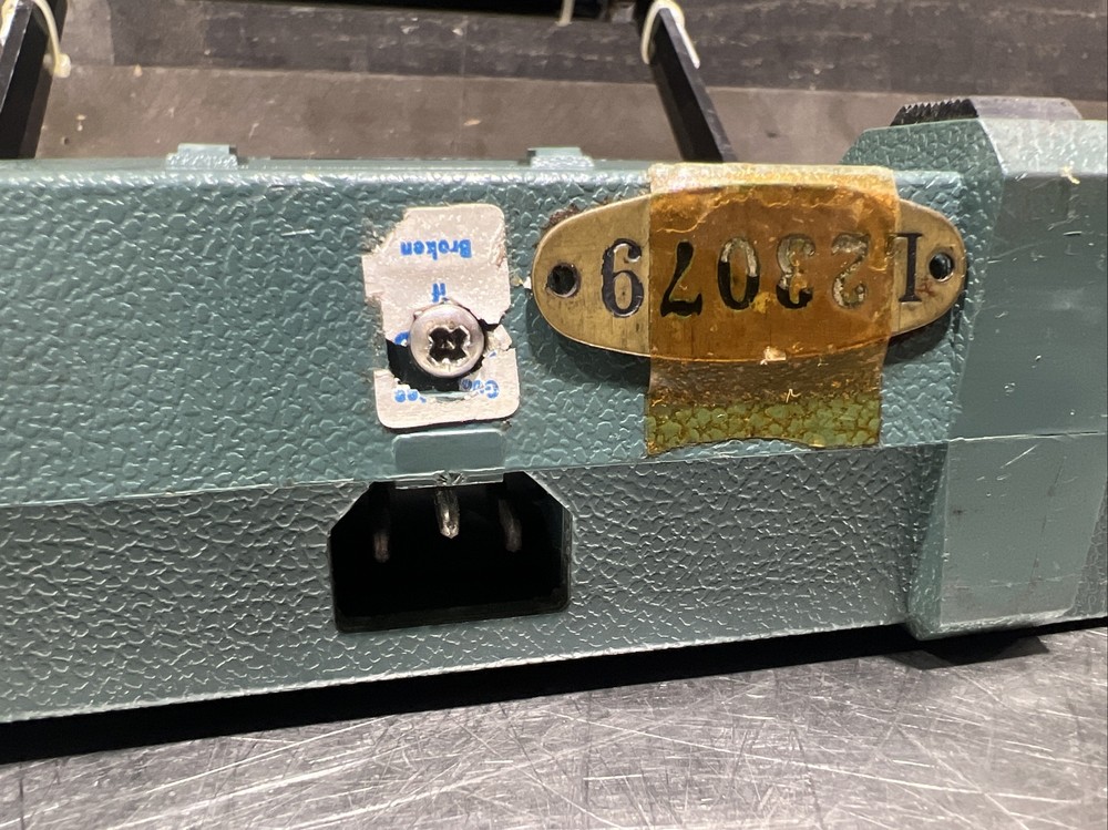 Fluke 8600A Digital Voltmeter Multimeter. Used Surplus