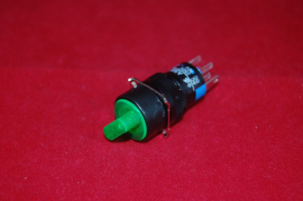 2PCS 16mm Round ILLUMINATED Selector switch 3 Position Green 220V LED Latching