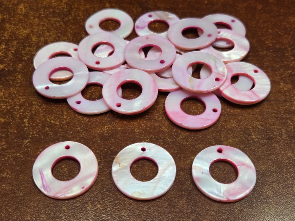 100 PCS DYED RED CIRCLE BLANK SHELL BEADS CHARMS
