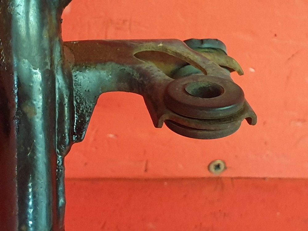 HONDA CBR900 HEADLIGHT BRACKET 2001