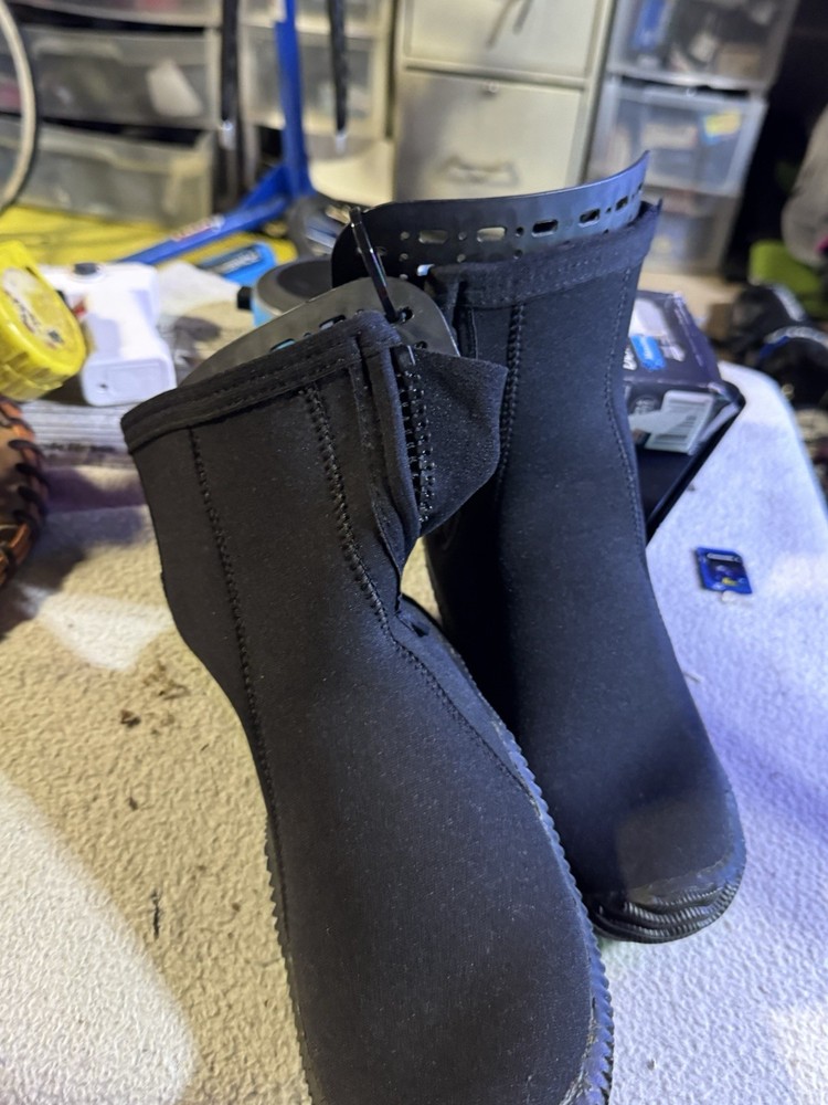 Deep Sea Ladies Size 8 Dive Boots