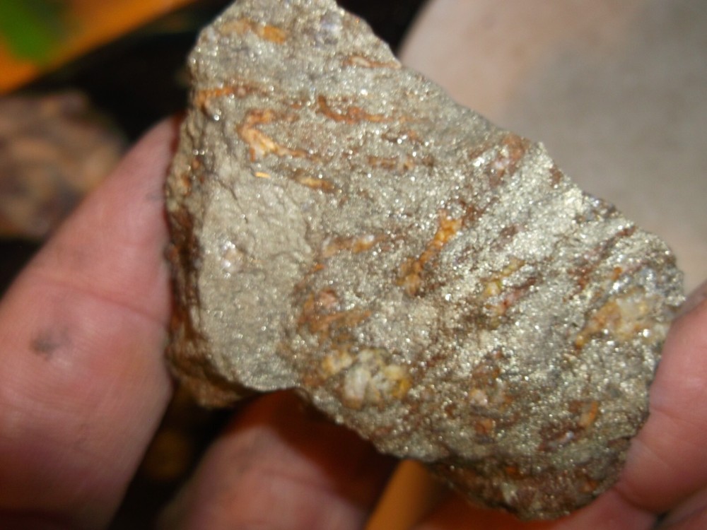 Gold, silver, copper, 81 grams samples ,ore high grade .