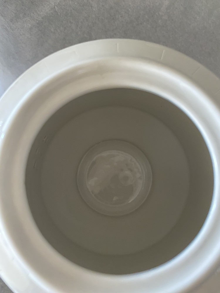 FARBERWARE Bouquet 301 -8 Teapot. Excellent Condition.