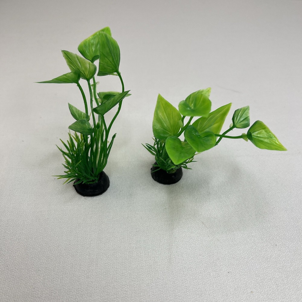 2 PC Xunyee Plastic Aquarium Plants